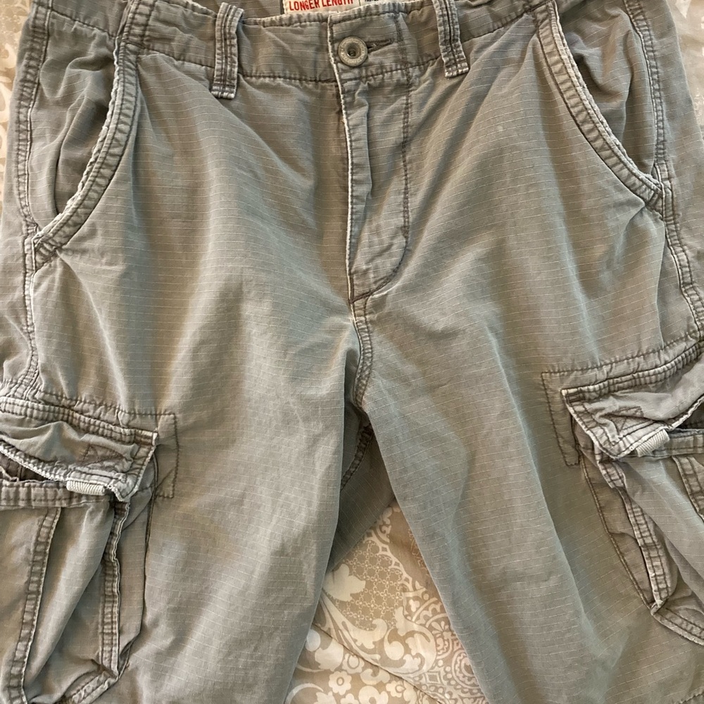 American Eagle Men’s Longer Length Cargo Shorts